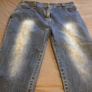 XL/16 Cute Capri jean pant, faded, with 4 pockets!